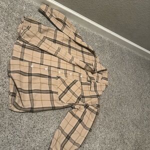 Womens Plaid Button-Up Shirt